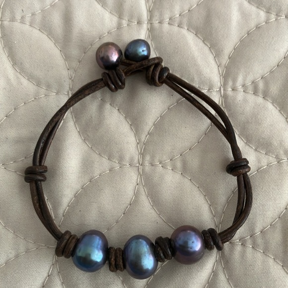 3 blue leather pearls adjustable bracelet - Picture 2 of 7
